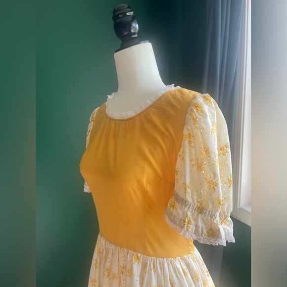 Vintage Western Prairie Boho Peasant Style Dress - Picture 10 of 10